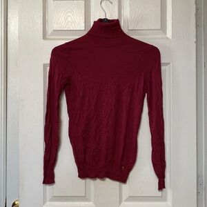GUCCI Burgundy Raspberry Cashmere Turtleneck Sweater Knit Gold GG